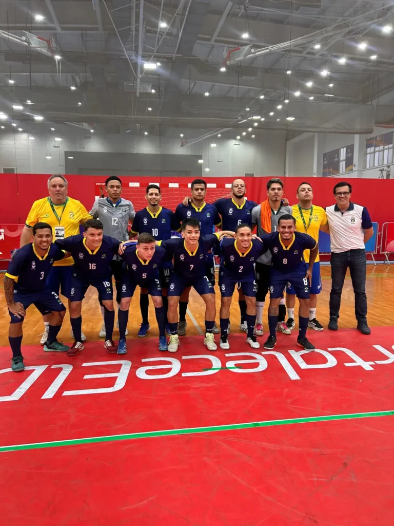 Jogadores da Seleção Brasileira e da FAIPE comemorando gol no FISU América Games 2026 em Lima
