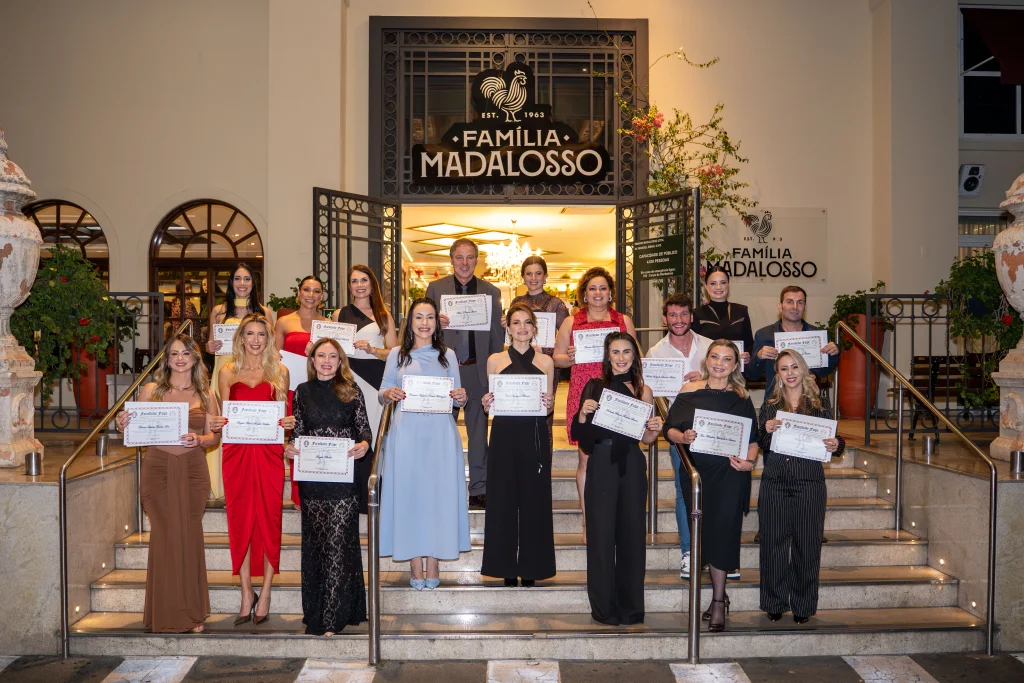 Formatura da turma de Cirurgia Bucomaxilofacial FAIPE em Curitiba