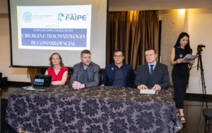 Formatura da turma de Cirurgia Bucomaxilofacial FAIPE em Curitiba