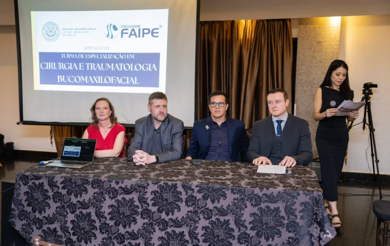 Formatura da turma de Cirurgia Bucomaxilofacial FAIPE em Curitiba